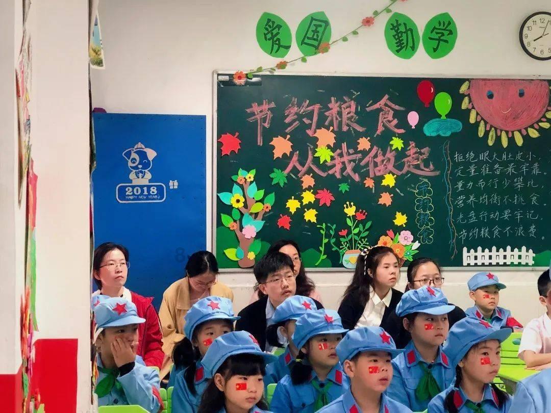 她为什么拒绝给我她的照片呢？